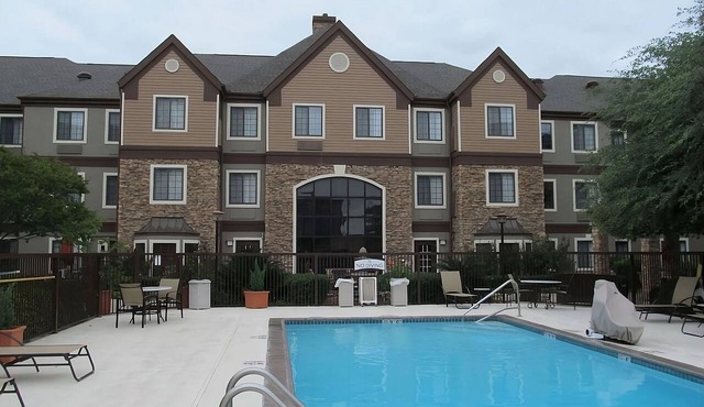 Modern 1 Bedroom | 2 Pet-friendly Units w/ Full Kitchen| Free Breakfast