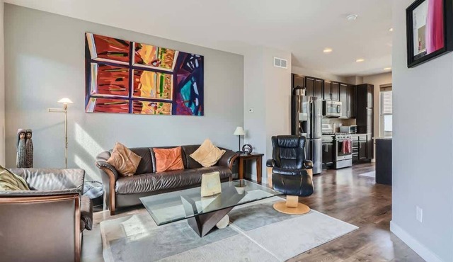 Modern 2 BDR Townhome in Broomfield