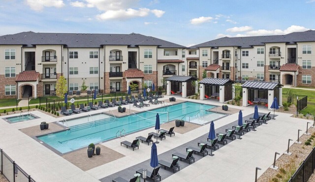 Modern 2-Bed/2-Bath Apartment in Owasso, OK