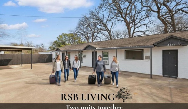Modern 4BR 2BA Home with Hot Tub-Grill & Huge Yard