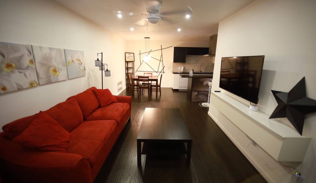 Modern Austin Condo Pool 5 min to Downtown & SoCo in Austin