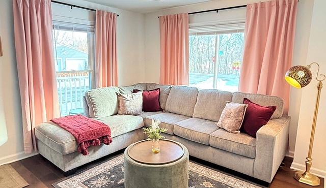 Modern Cape Cod - King Bed - 15m from Intel in Pataskala