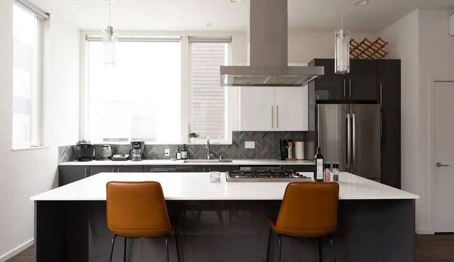 Modern Central District 3BR with Private Bathrooms — 1 Block to Light Rail in Seattle