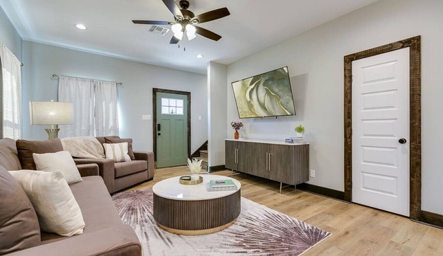 Modern Getaway/New/2 BR-2.5 BA