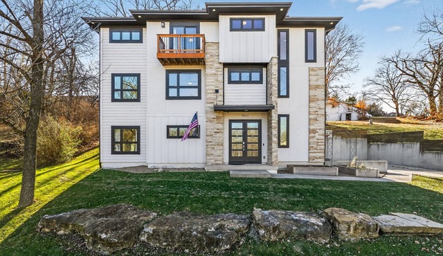 Modern Home 4 Bedrooms with 4 Private Bathrooms 5 min from Morton Amphitheater