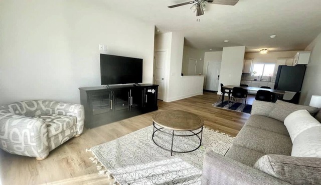 Modern House Near Werner Park & Walnut Creek Lake