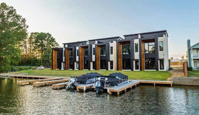 Modern Retreat with Rooftop and Lake Access