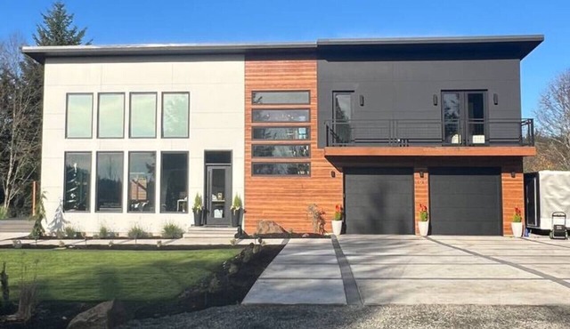 Modern Sanctuary with Mountain Views and Spa