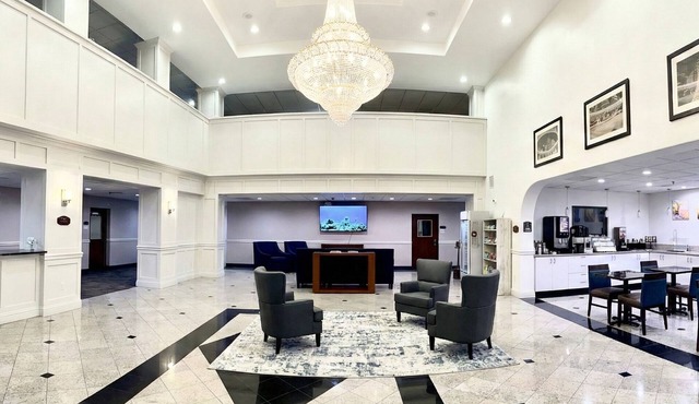 Modern suites designed with your comfort in mind, free breackfast.