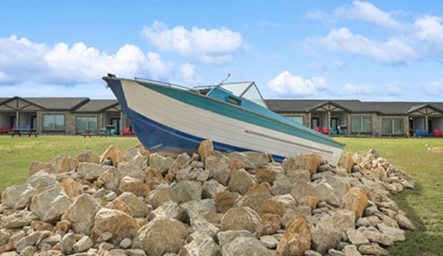 MotorBoat Inn Suite 7