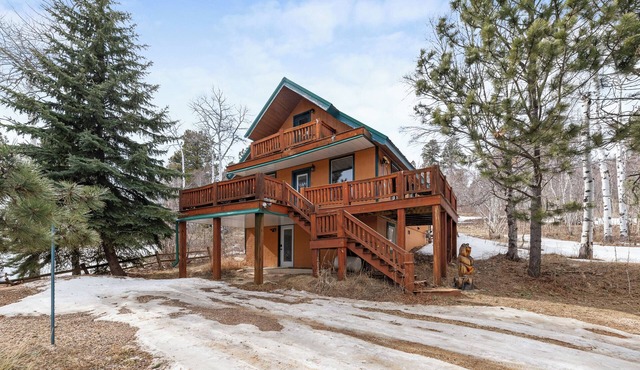 Mountain views/Hot Tub/Room for the entire group