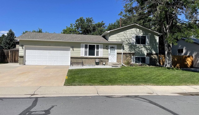 Multi-Level Family Home w/Hot Tub, Theater & Games