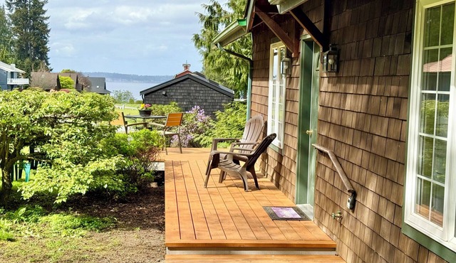 Near Downtown Langley, Shops & Restaurants! Cozy Cottage & Pet Friendly!