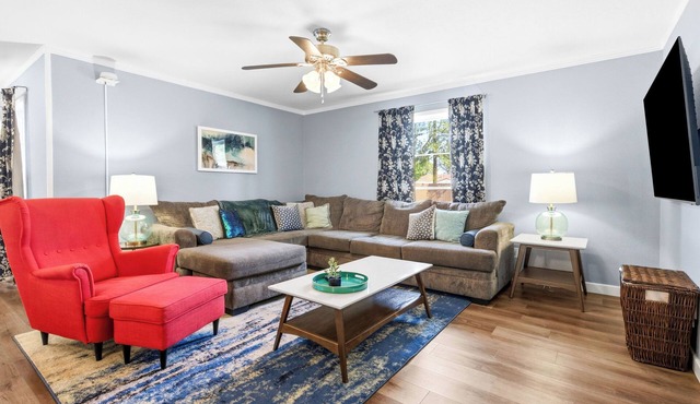 NEW 4BR Home Nearby ACU & Downtown - Family Vacation - Summer Savings -Sleeps 10