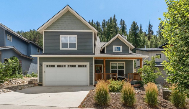 New Build, Pet Friendly, A/C, 5 Minutes to Downtown Durango