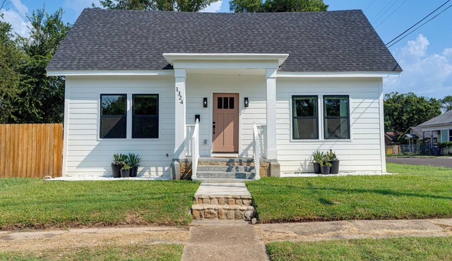 NEW - Charming 3BD/2BA in the heart of Waco, Minutes from Baylor & Magnolia