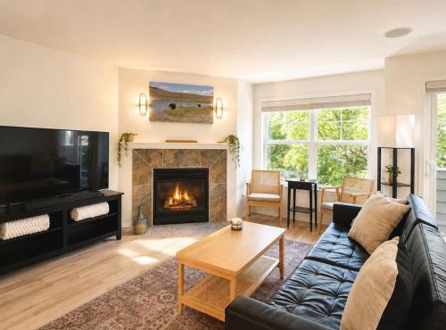 NEW Sleeps 8 Ballard Townhouse