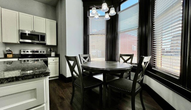 Newly Renovated Historic mansion 8 Bedrooms in Hamilton