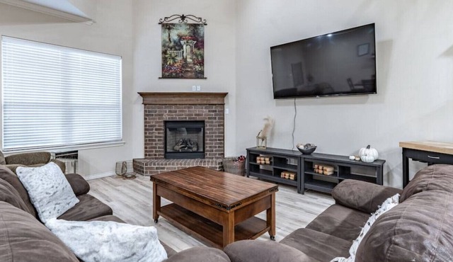 Overton Opulence - 3BR/3.5BA - EV Charger