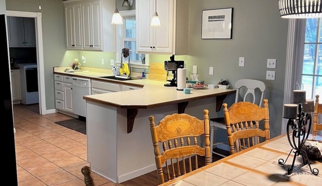 Ozark Foothills Getaway,close to ATU, Russellville, all the Lakes and Mountains!