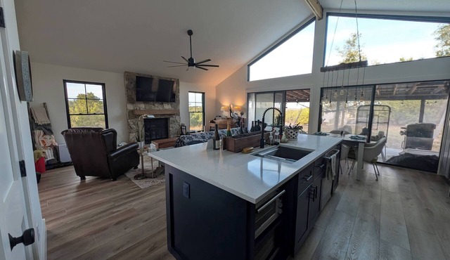 Peaceful 3-bedroom Retreat in the Texas Hill Country in Dripping Springs