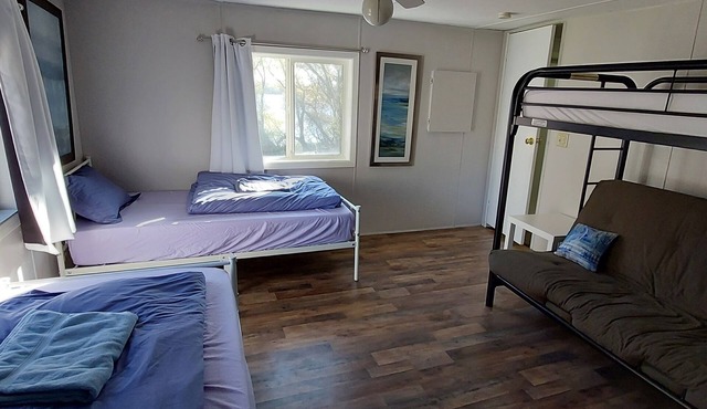 Peaceful and comfortable lake cabin on Wolf lake