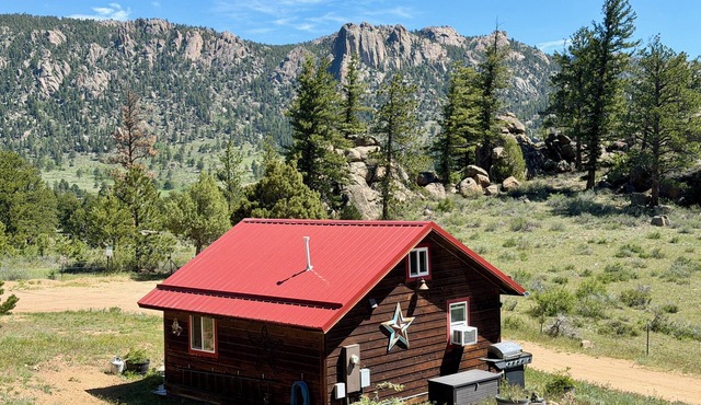 Peaceful Mountain Retreat! Hot Tub Stargazing & Epic Lumpy Ridge Views!
