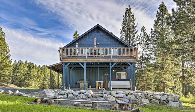 'Peaceful Pines' - Cascade Cabin w/Hot Tub!