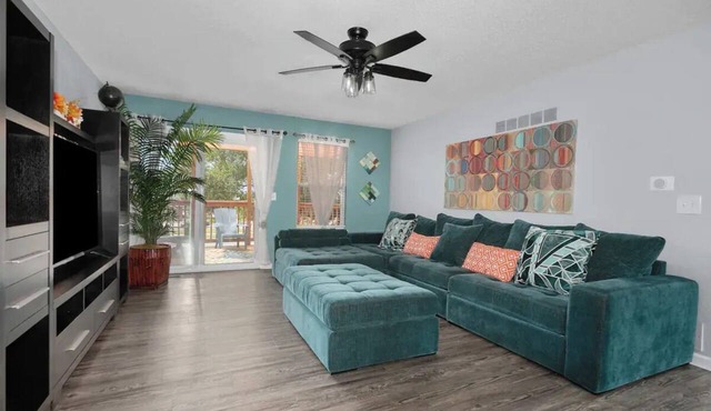 Perfect 3 BR Home in North KC near the Airport!