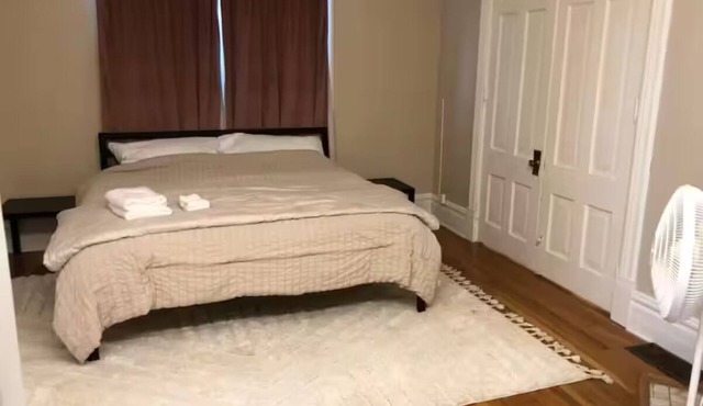 Perfect 5-bedroom house with AC in charming Independence