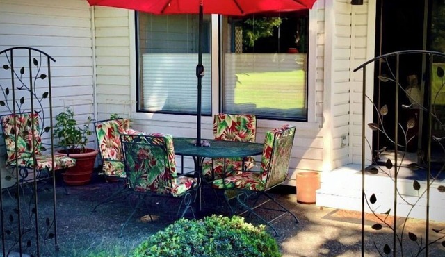 Perfect for digital nomads, locum tenens, those in need of mid-term housing.