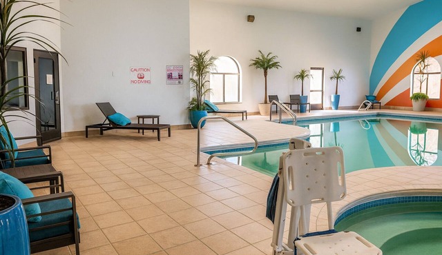 Pet-Friendly Property Minutes to Window Rock! W/Pool & Hot Tub, FREE Breakfast!