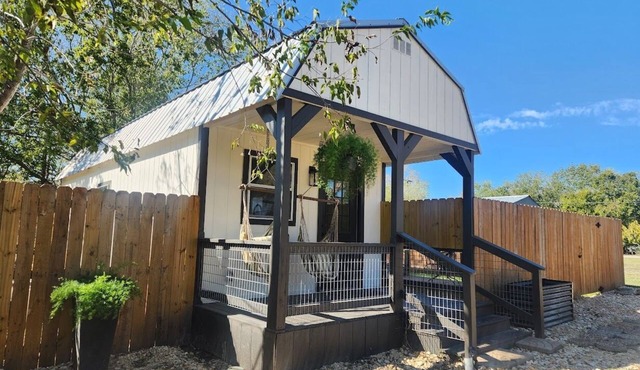 Pet-Friendly Relaxed Tiny Cottage