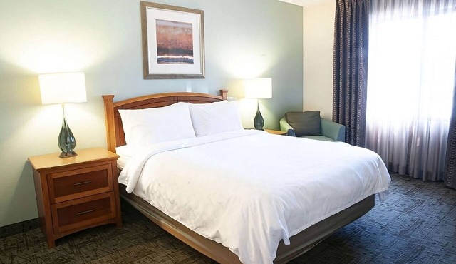 Pet-friendly Stay | 2 Spacious 2BR Suite | Outdoor Pool | Free Breakfast