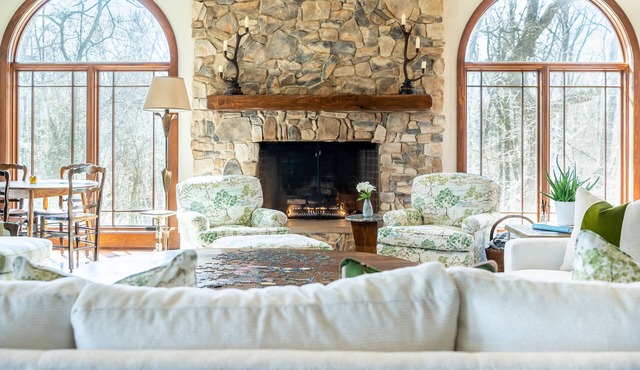 Pickle Ball + Fire Pit + Luxury Family Getaway!