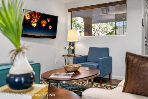 Pitt Paradise Pet Friendly Oasis - An Irvie Home