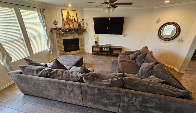 Pleasant 3-bedroom house with AC in charming Odessa, maximum guest 6.