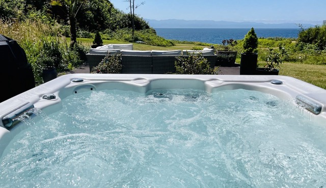 Points West Oceanfront Resort 3 bedroom Ocean Point Beach House in Sooke