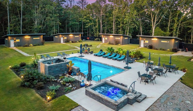 Private Boutique Escape Near Lake Ouachita- Pool + Hot Tub - Sleeps 18