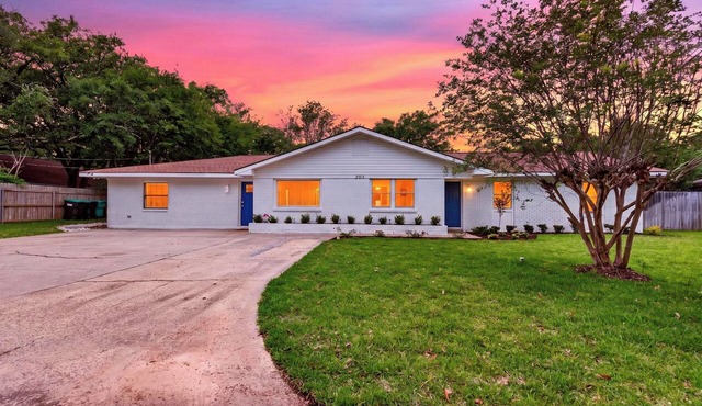 Private Coastal Retreat w/Pool, Sleeps 12