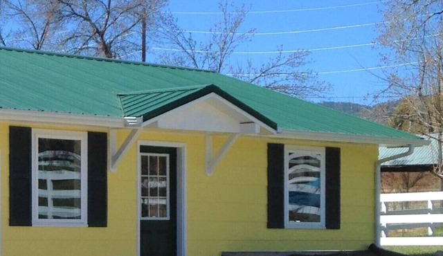 Private Cottage, near CSU, Old Town and the Foothills