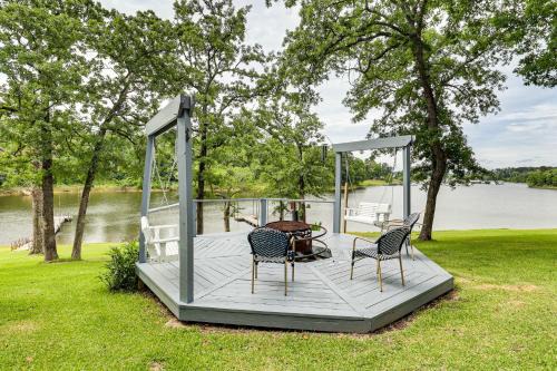 Private Dock + Decks: Lake O' the Pines Escape