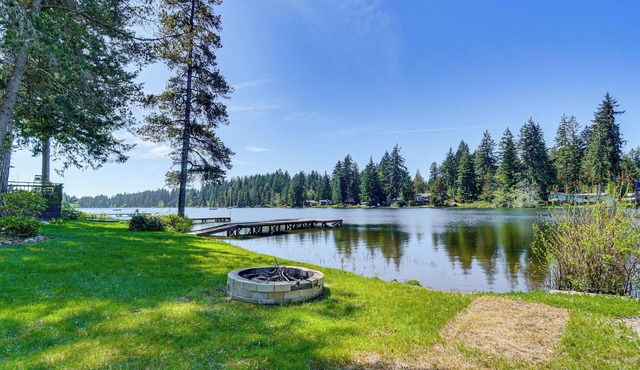 Private Dock & Furnished Deck! Cozy Belfair Escape