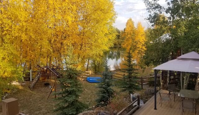 Private lake front home, Open layout, Remodeled kitchen, Excellent views 334