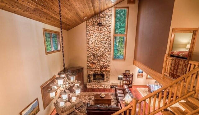 Private Luxury Mountain Retreat - Elevated, Refined, Exclusive