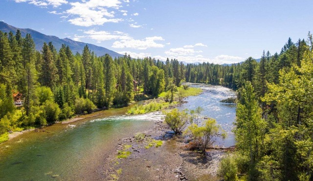 Private Waterfront Home, Wood Burning Fireplace, Swan River Summer Escape in Bigfork