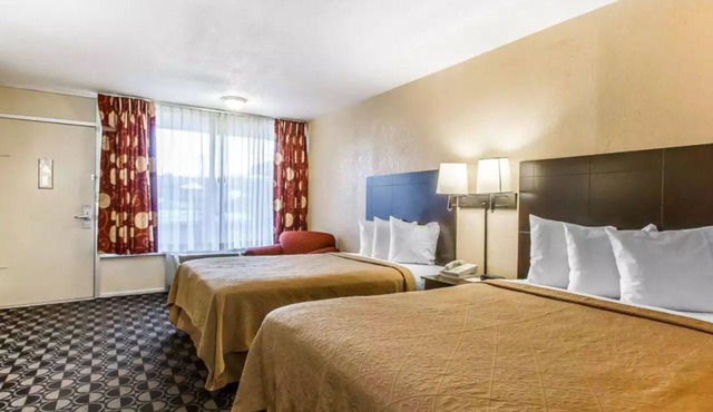Quality Inn Ada near University