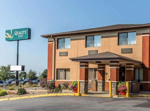 Quality Inn at Collins Road - Cedar Rapids