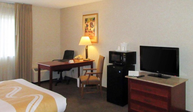 Quality Inn & Suites Albuquerque Midtown - University Area
