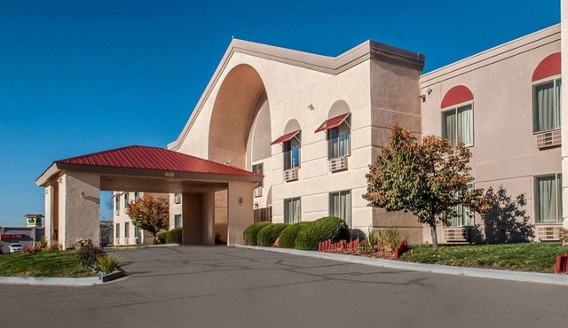 Quality Inn & Suites Farmington